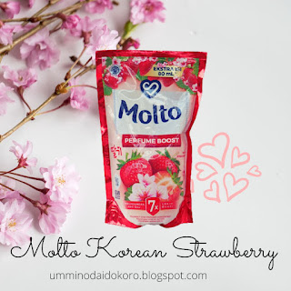 Molto Korean Strawberry pewangi pakaian